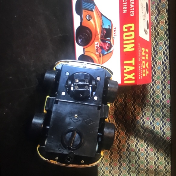 Coin Taxi Yellow bump and go Japan - Picture 5 of 6